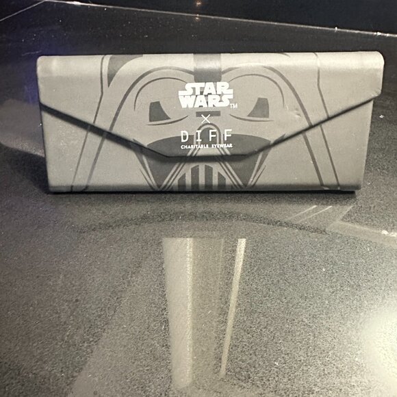 DIFF Star Wars Darth Vader Designer - Picture 4 of 13